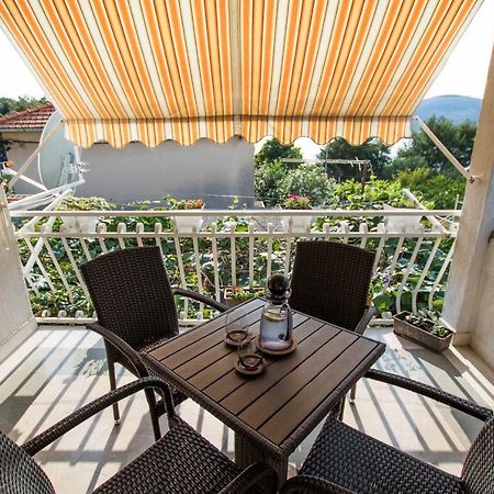 Apartment Cherie Трогир Екстериор снимка