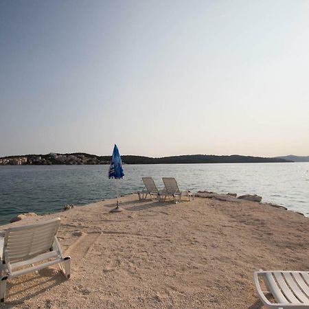 Apartment Cherie Трогир Екстериор снимка