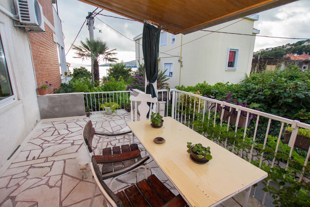 Apartment Cherie Трогир Екстериор снимка