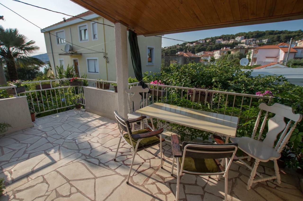 Apartment Cherie Трогир Екстериор снимка