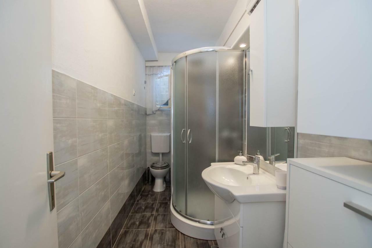 Apartment Cherie Трогир Екстериор снимка