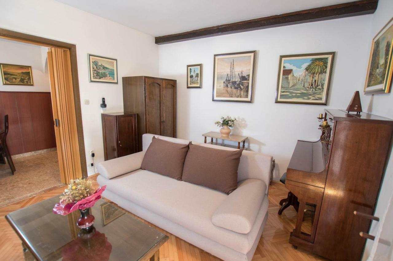 Apartment Cherie Трогир Екстериор снимка