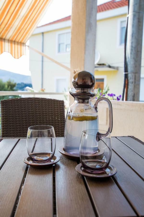 Apartment Cherie Трогир Екстериор снимка