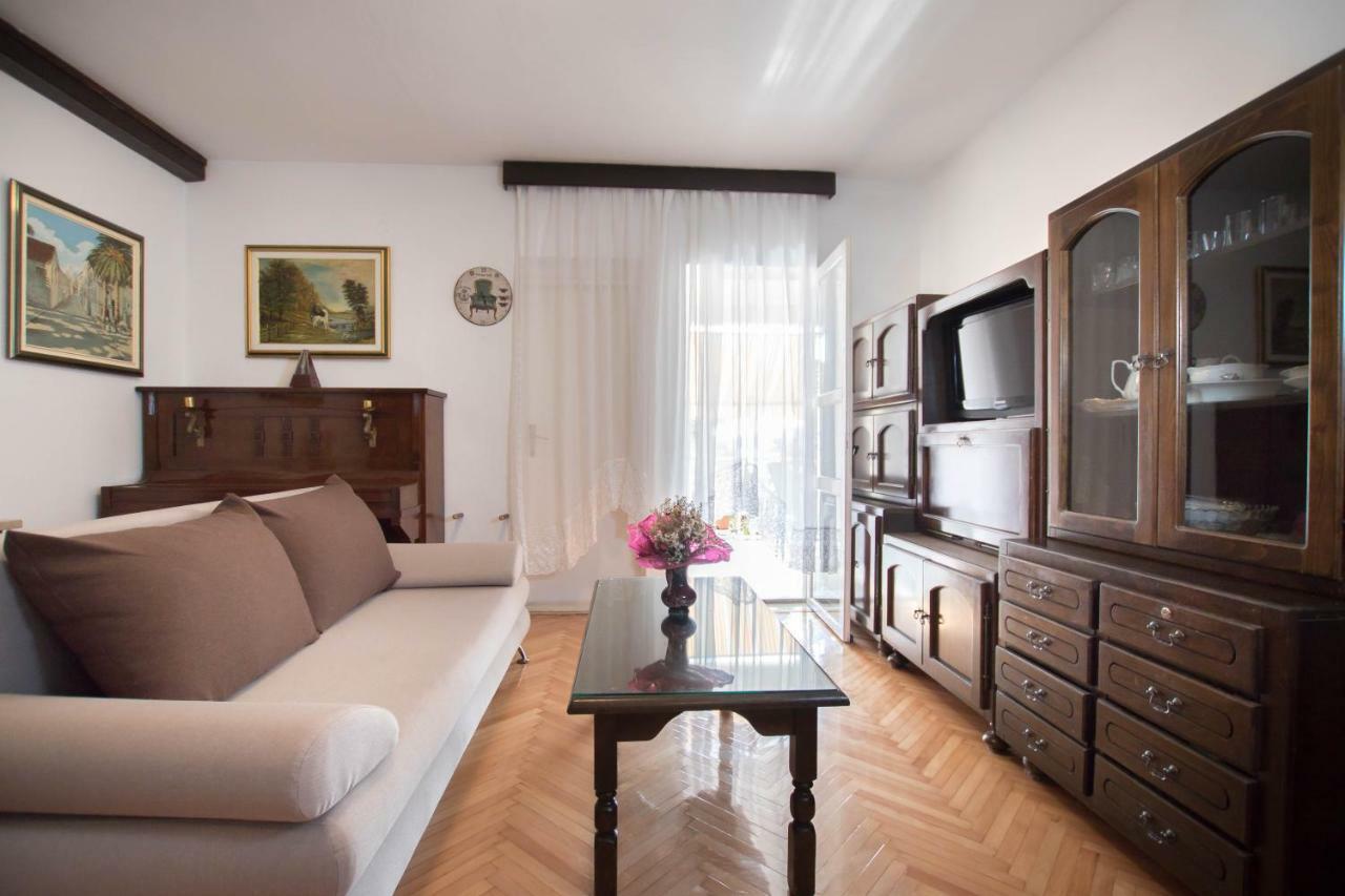 Apartment Cherie Трогир Екстериор снимка
