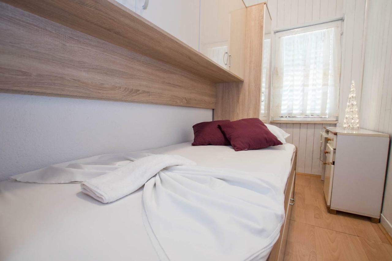 Apartment Cherie Трогир Екстериор снимка